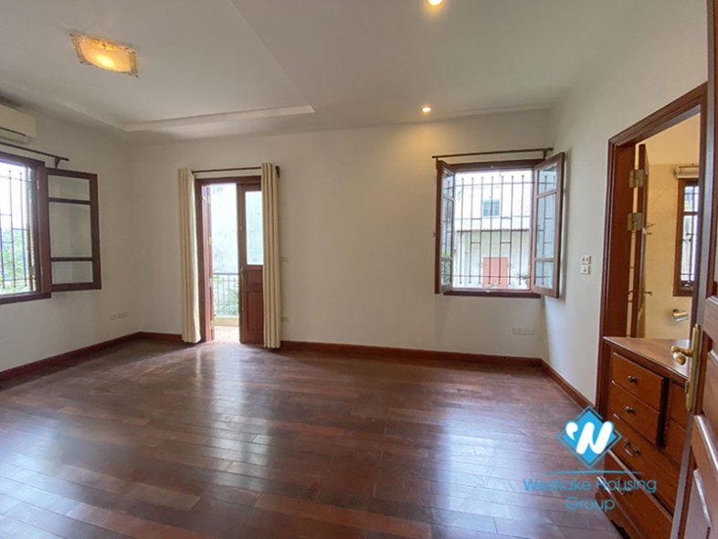 5 bedroom house for rent in Ngoc Thuy Long Bien